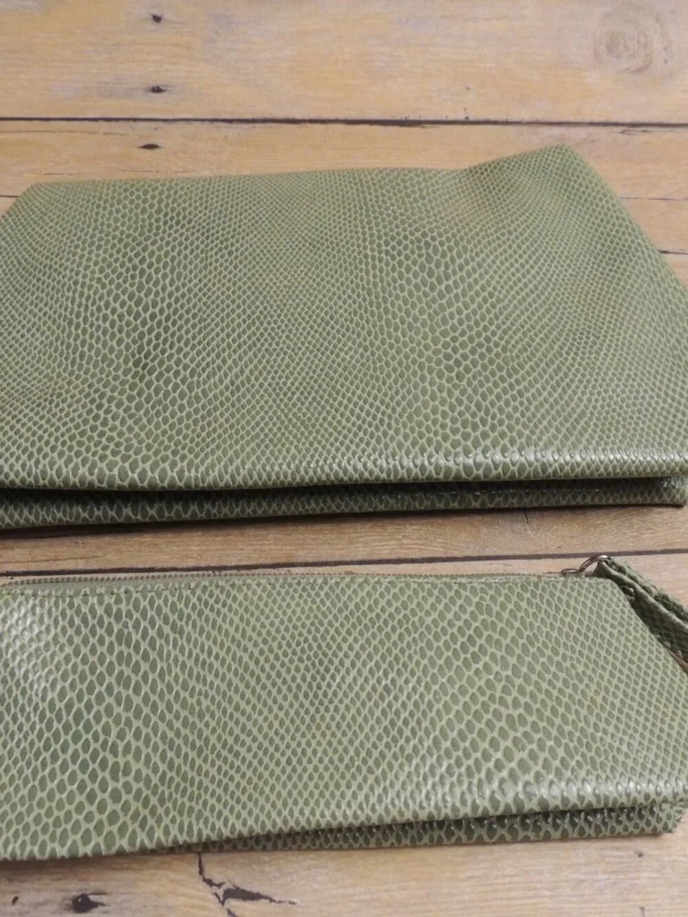 NWOT Clinique 2-Piece Faux Snakeskin Cosmetic Bag Set